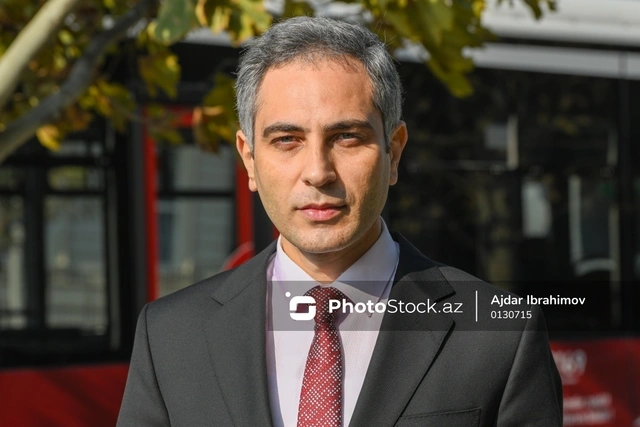 Sürücü parkinqi bağlamağı unutsa, nə baş verir? - AYNA-dan açıqlama - Foto