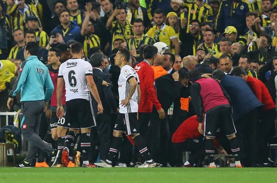 "Fənərbağça" uduzdu, azarkeşi ürəktutmadan öldü