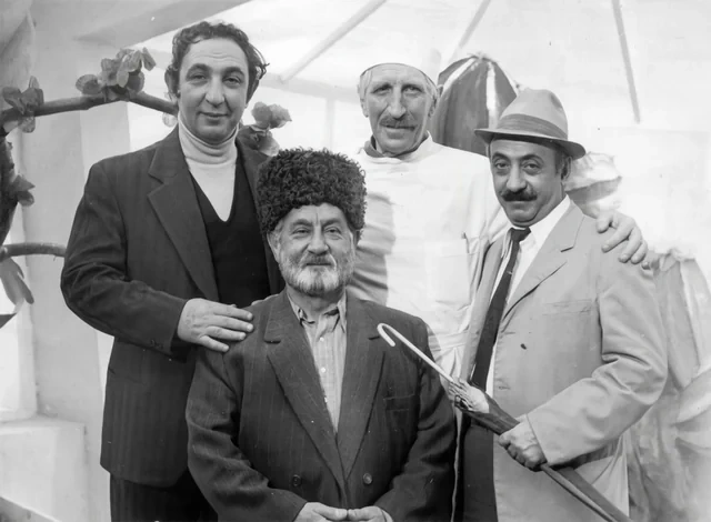 "Babamızın babasının babası"nın dünyaya gəldiyi gündür - FOTO - VİDEO