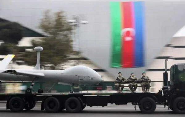 Azərbaycan hərb məktəbindən dünyaya nümunə: Dronlar vahid əməliyyat sistemi kimi - VİDEO