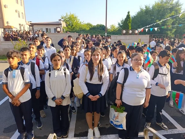 Xankəndi, Xocalı və Ağdərədə 179 şagird birinci sinfə getdi - FOTO