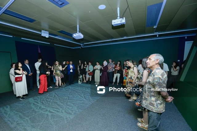 Elm və incəsənəti birləşdirən "Təbii intellekt" sərgisi tamaşaçıları düşündürməyə çağırır - FOTO