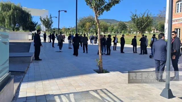 Din xadimləri Xankəndidə Zəfər parkı və Zəfər meydanını ziyarət ediblər - FOTO