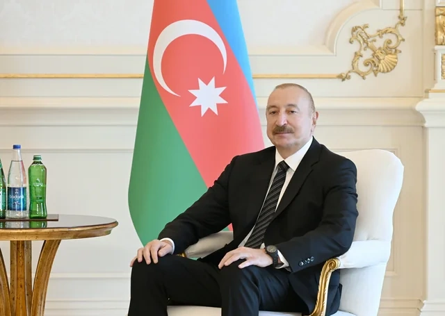 İlham Əliyevin Hun Manet ilə məhdud tərkibdə görüşü olub - Foto