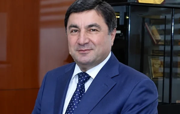 Qalmaqallı sabiq məmurun oğlunun ölkədən çıxışına "stop" qoyuldu