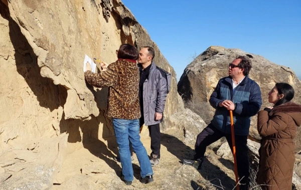 Qobustan qoruğunda yeni qayaüstü təsvir aşkarlanıb