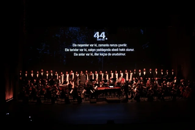 "44" bədii filminin premyerası baş tutub: Arzu Əliyeva və Alyona Əliyeva təqdimatda iştirak ediblər - Foto