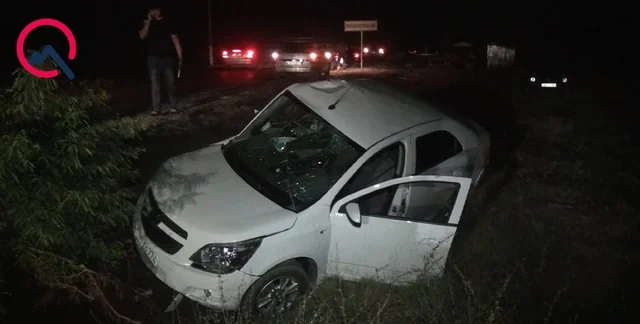 Bərdədə "Chevrolet" beton arakəsməyə çırpıldı: Sərnişin yaralandı - FOTO