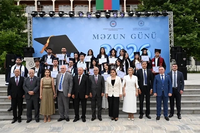 Azərbaycan Əmək və Sosial Münasibətlər Akademiyasında "Məzun günü" qeyd olunub - FOTO