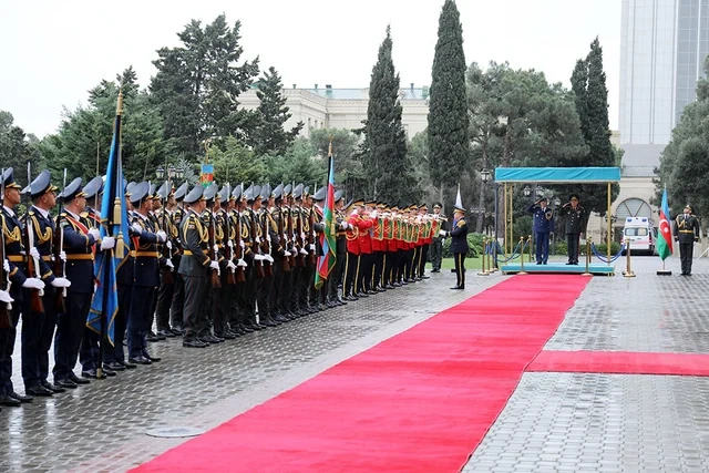 Müdafiə naziri Slovakiyanın nümayəndə heyəti ilə müzakirələr apardı - Foto