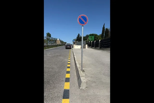 Altı tibb müəssisəsinin yanında minib-düşmə yerləri yaradılıb  - FOTO