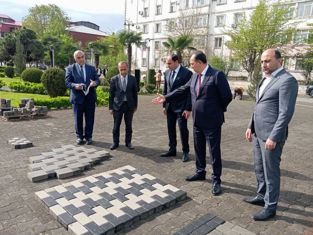 Lənkəranda parkda işlədilər fəhlələrin maaşı verilmədi: Şirkət cərimələndi - Foto
