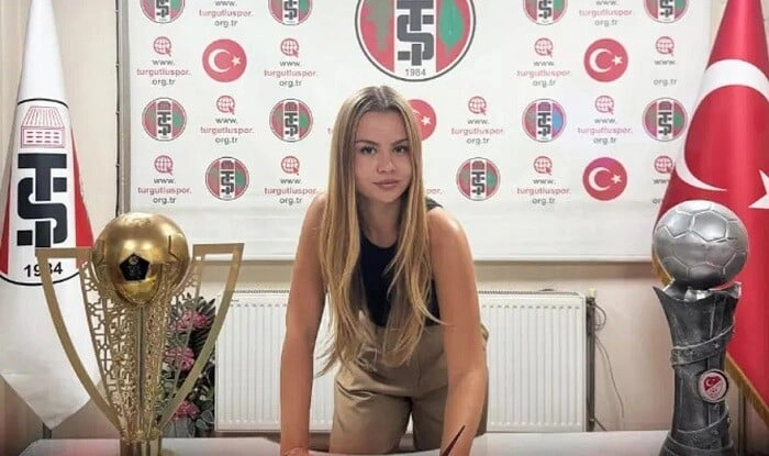 22 yaşlı Zeynəb Türkiyədə futbol klubunun baş məşqçisi oldu