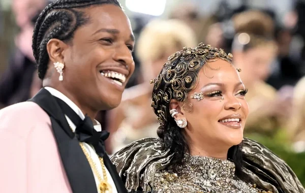 "Met Gala"da qısqanclıq qalmaqalı: Rihanna və "A$AP Rocky" mübahisə etdilər - FOTO - VİDEO