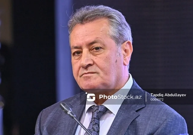 "Həyat ekrandan böyükdür": Bakıda Beynəlxalq Kitab Sərgisi necə keçir? - Foto