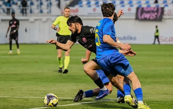 Azərbaycan millisinin futbolçusu zədələnib