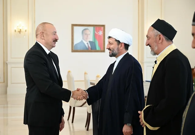 İlham Əliyev Bakıda keçirilən beynəlxalq konfransların iştirakçılarını qəbul edib - FOTO