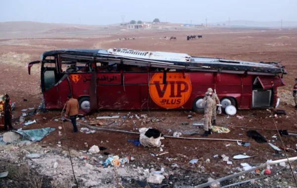 İraqın cənubunda avtobus aşdı: 21 ölü, 19 yaralı