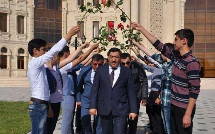 Keçmiş icra başçısının oğlu Rumıniyada 40 villa aldı