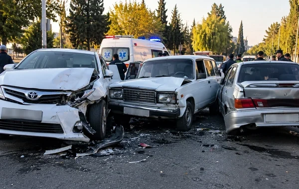 Mingəçevirdə zəncirvari qəza: İki sürücü xəsarət aldı