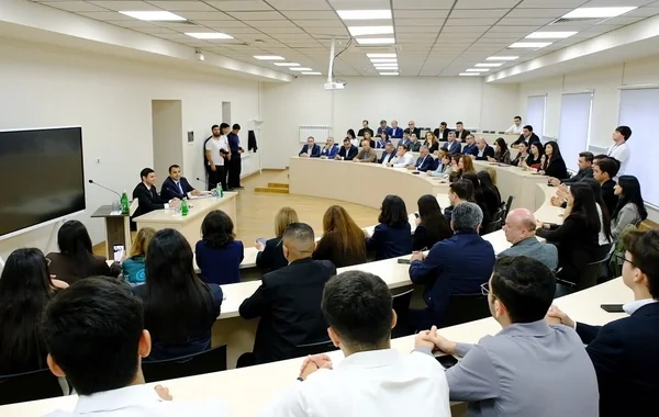 Əlaqələndirmə Qərargahının İşçi Qrupunun üzvləri Qarabağ Universitetində tələbələrlə görüş keçirib - Foto