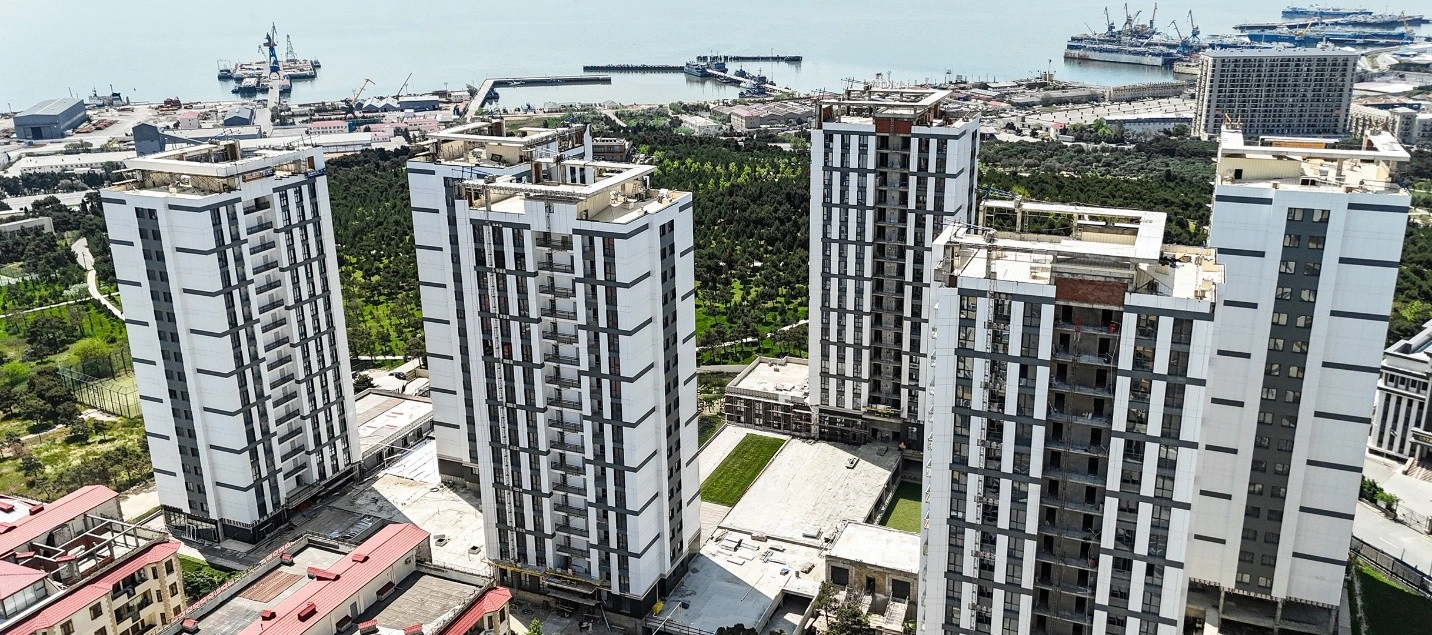 Gənclik parkı yaxınlığında hazır və təhvilə yaxın mənzillər