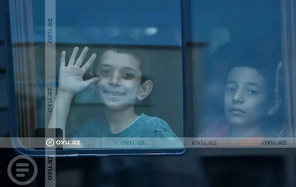 Qəribə təsadüf: Ata yurdunu 9 yaşında tərk etdi, 33 il sonra 9 yaşlı övladı ilə geri dönür