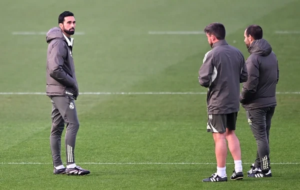 "Real Madrid" düşərgəsində QALMAQAL: Alvaro Arbeloa ilə gənc müdafiəçi arasında münaqişə