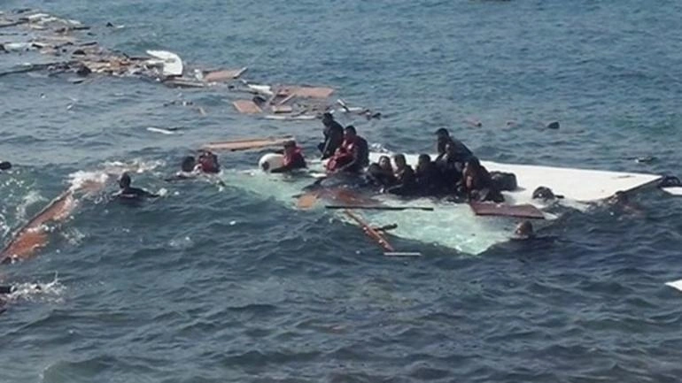 Zimbabvedə göldə bərə aşdı: 44 nəfər öldü