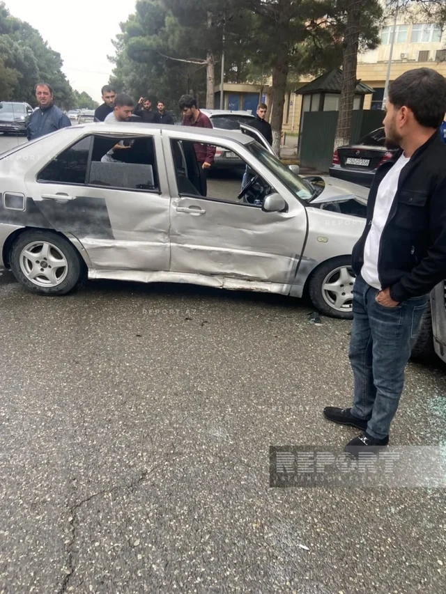 Sumqayıtda zəncirvari qəza: Beş avtomobil toqquşdu - Foto