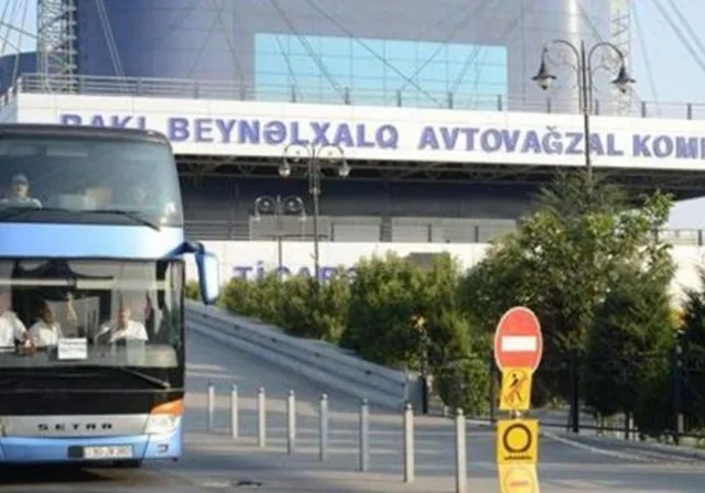 Yüzlərlə kilometr köhnə avtobuslarda: Rayonlara gediş-gəliş niyə sınağa çevrilir?