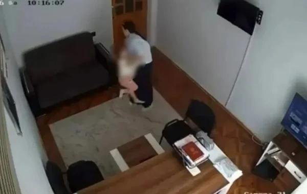 Bağça direktoru azyaşlıya qarşı zorakılıq edib? - Video