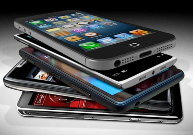 Smartfonların bazar payı azalıb - "Vətəndaşlar bahalı telefon əldə etmək istəmirlər"