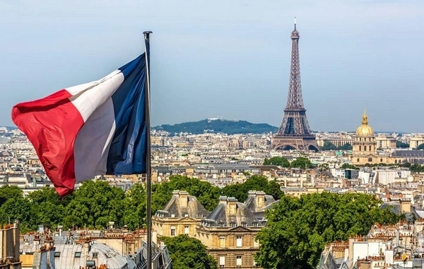 Paris parlamentinin növbəti iflası: Hüquqi qüvvəsi olmayan "qətnamə şousu"
