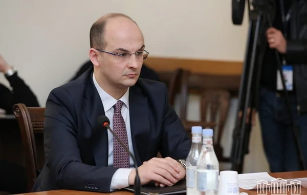 Zəngəzurda baş verən hadisə Simonyanın da kreslosunu silkələyir