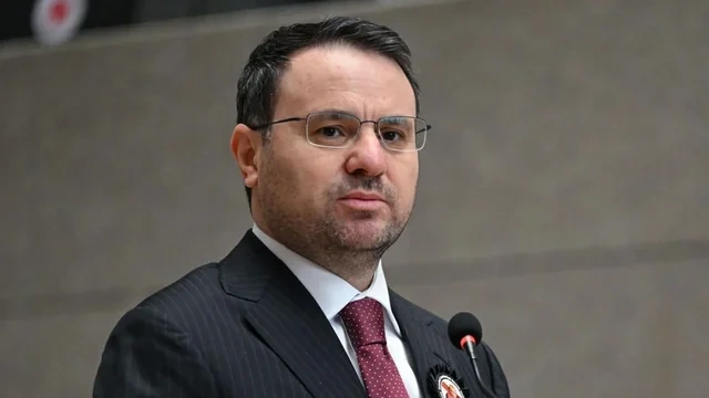 Türkiyədə yüzlərlə şəxsin bank hesabları dondurulub
