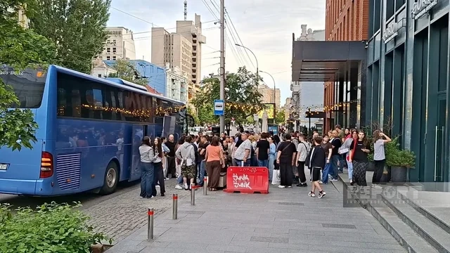 Ukraynalı uşaqların növbəti qrupu reabilitasiya üçün Azərbaycana yola salınıb