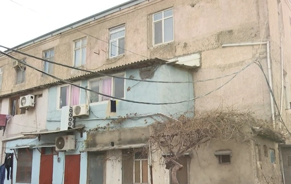 Sumqayıtda zavodun tüstüsü evlərə dolur