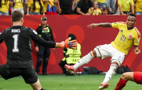 Kolumbiyalı futbolçu təhdidlərə görə mundialdan ölkəsinə qayıda bilməyib