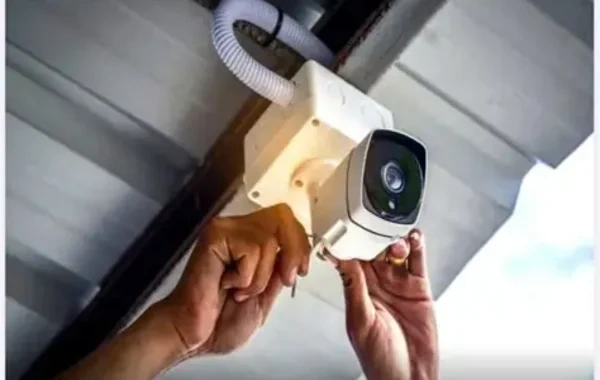 Bakıda kamera quraşdıran 36 yaşlı kişi faciəli şəkildə öldü