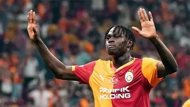 "Qalatasaray"ın müdafiəçisi "Napoli"nin hədəfində: Yay transfer pəncərəsində sürpriz gözlənilir - FOTO