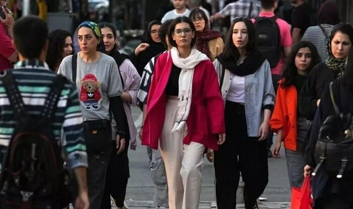İranda qızlar başını necə bağlayır? - Fotolar