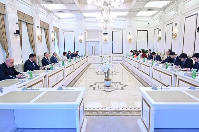 Milli Məclisin sədri Çin Kommunist Partiyasının nümayəndə heyəti ilə görüşüb
