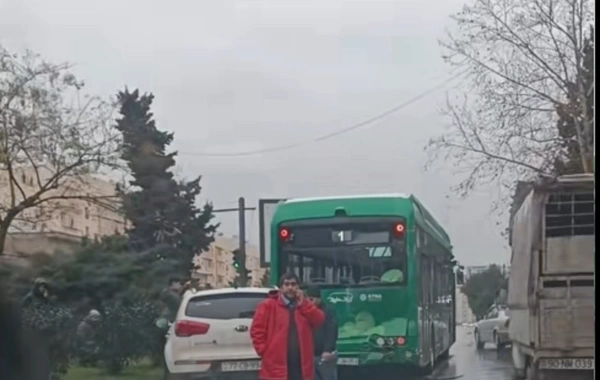 Bakıda marşrut avtobuslarının iştirakı ilə qəza baş verdi