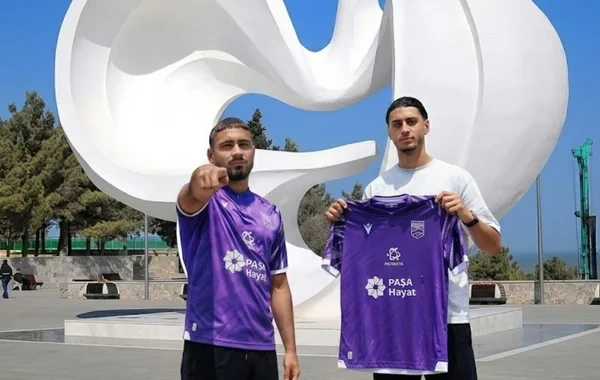 "Sumqayıt" klubu iki əcnəbi futbolçusu ilə yollarını ayırıb