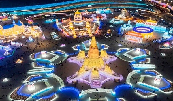 Dünyanın ən böyük buz və qar festivalı başladı - Video