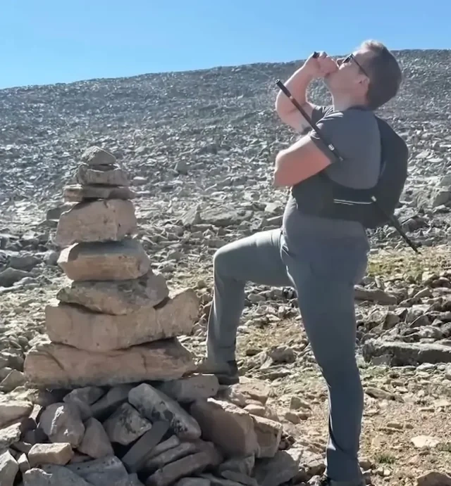 ABŞ-də dağda bədəninə çubuq batmış turist təkbaşına eniş edib - FOTO