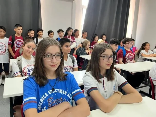 Türkiyədə qeyri-adi hadisə: Bir məktəbdə 27 cüt əkiz təhsil alır - FOTO