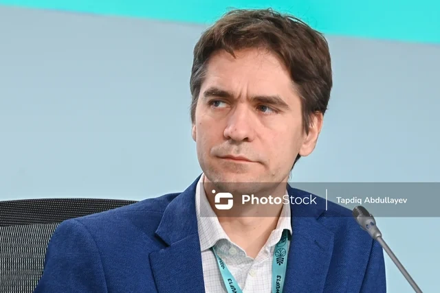 Fuad Bağırov: "Ağ şəhərdə bir bina sertifikatlaşdırılıb" - FOTO