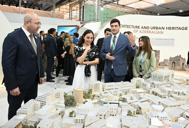 Leyla və Arzu Əliyevalar "Urban Expo" sərgisi ilə tanış olublar - FOTO